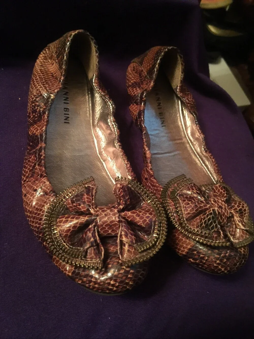 Gianni Bini SZ 6M Women's Brown Snake Print Ballet Flats W/ Zipper Bow